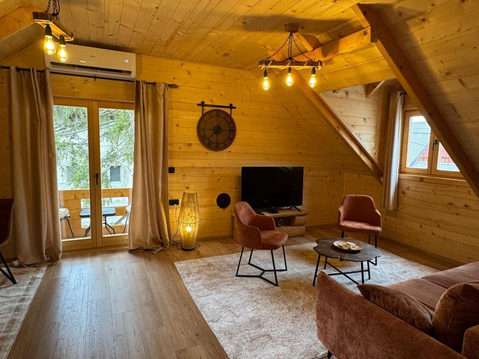 Brvnara La Foret 자블야크 외부 사진
